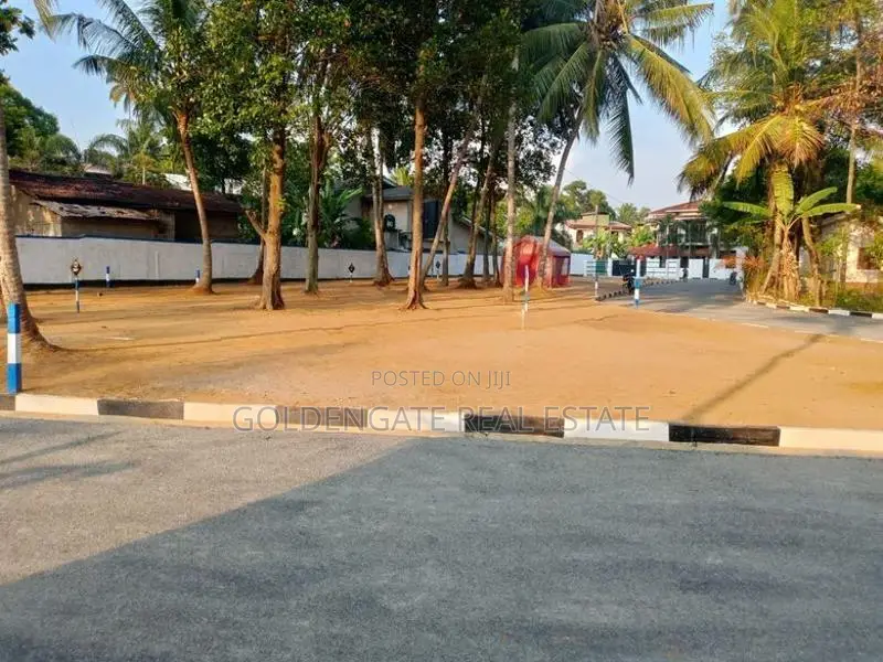 Best Residential Land for Sale Near the Negombo Rd in Mahabage