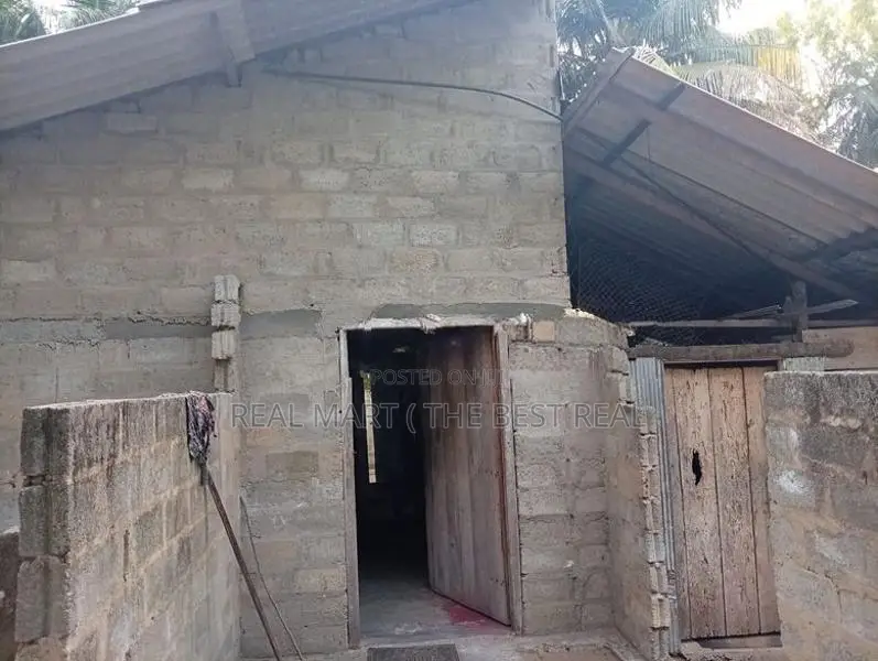 MADURANKULIYA : 20 PERCHES LAND FOR SALE