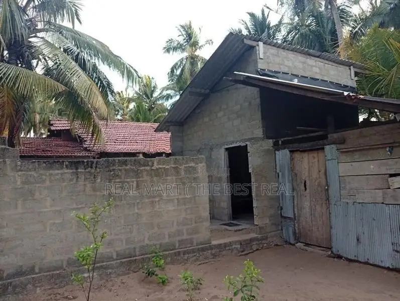 MADURANKULIYA : 20 PERCHES LAND FOR SALE