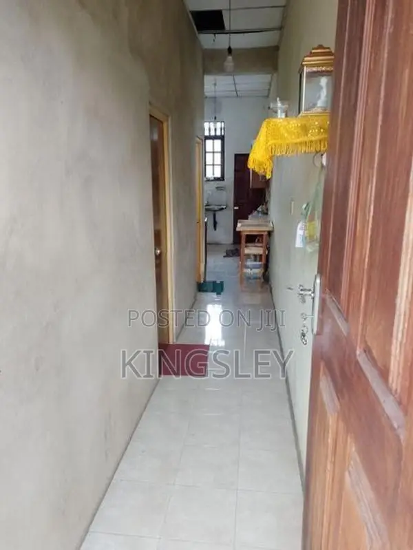 An Annex and Two Rooms for Girls Nugegoda