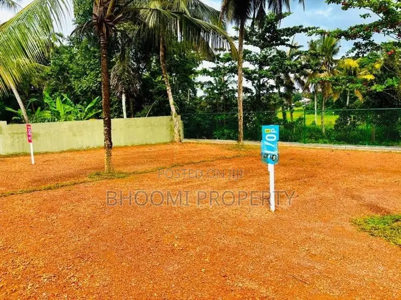 120පාරට ලගින් අග්‍රගණ්‍ය බිම්කොටස් ව්‍යාපෘතිය ඩීs