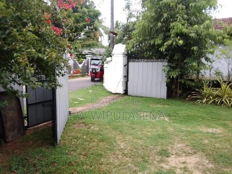 HOUSE for SALE in SEEDUWA