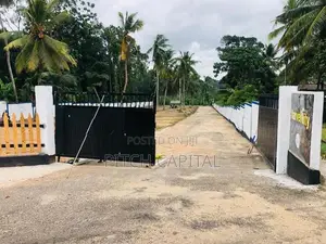 luxury land plot for sale in athurugiriya