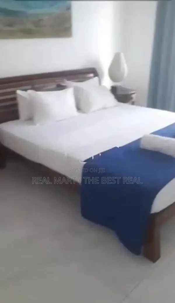MOUNT LAVINIA : 2-BR (1240 SQFT) OCEAN VIEW FURNISHED APARTMENT FOR SA