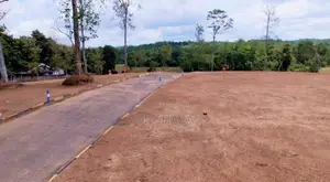 කැකනදුර බස් පාරෙන් ඉඩමක්
