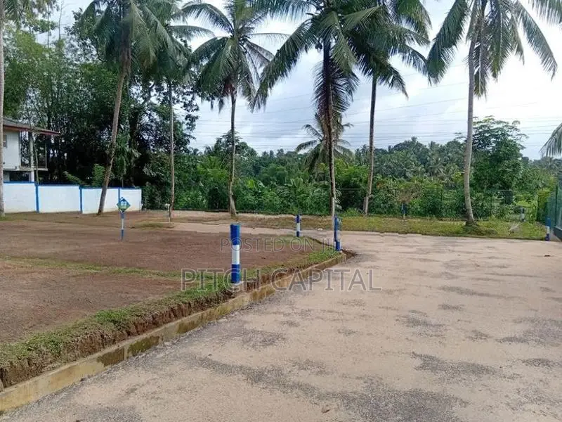 luxury land plot for sale in athurugiriya