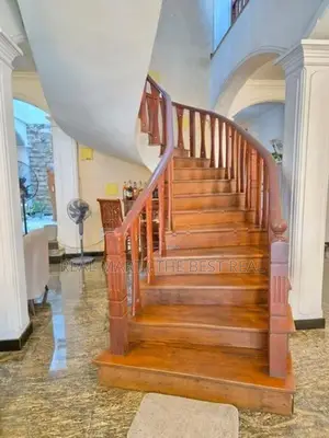 WATTALA : 7-BR (12P) 3-STOREY LUXURY HOUSE FOR RENT