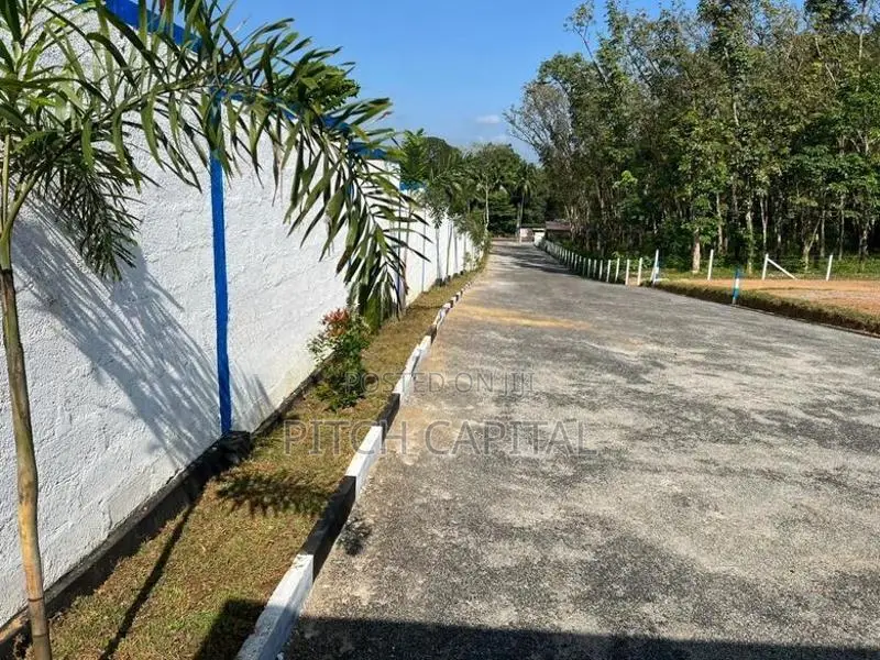 පැය 24ම බස් යන හයිලෙවල් පාරෙන්ම වටිනා ඉඩමක් විකිණීමට ඇත