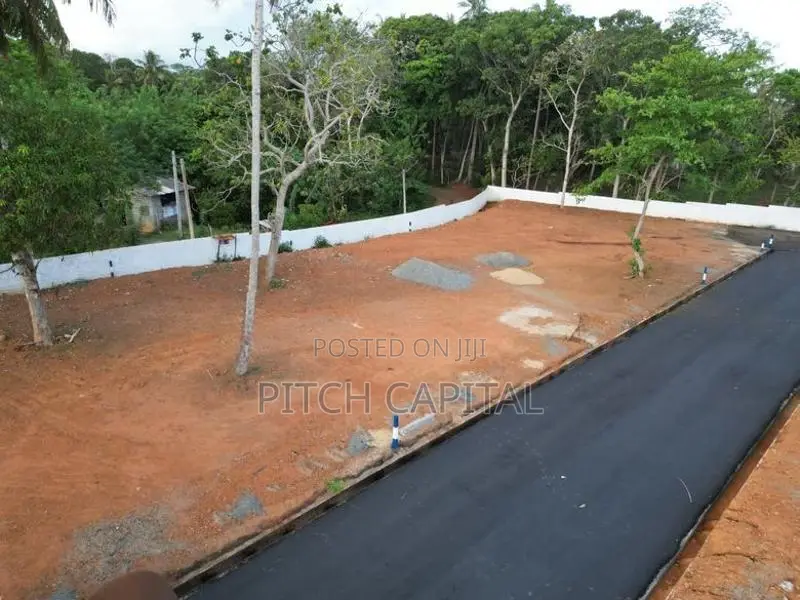 සුන්දර දෙවිනුවර වෙරළ තීරයට මායිම්ව අගනා බිම්කොටස් රැසක්