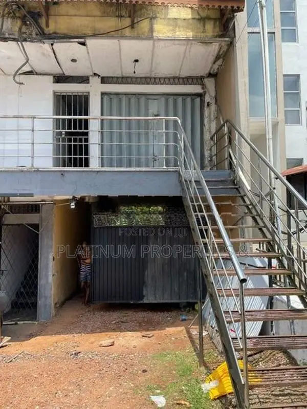 Commercial Building for Sale in Athurugiriya Junction
