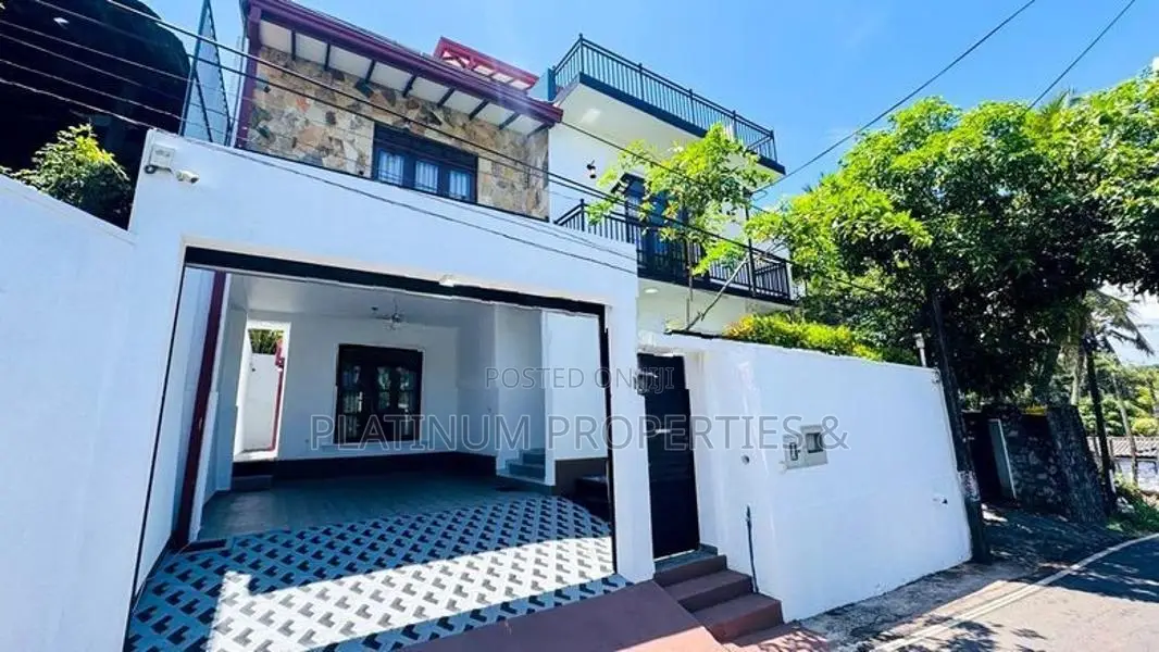 Solar Powerd Luxury 2-Storey Furnished House for Sale in Piliyandala