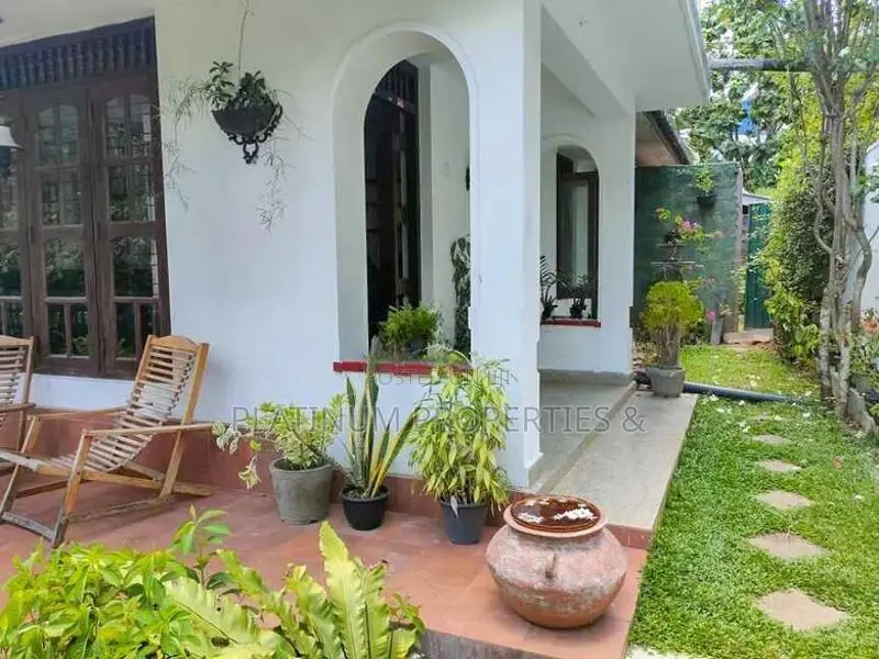17.75 Perch Land With House For Sale In Kottawa Mount Lavinia Road