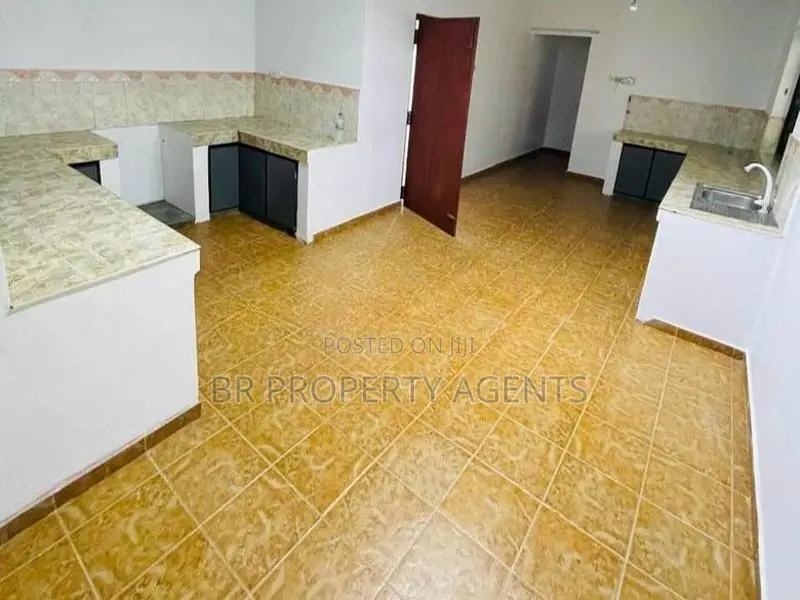 Two Story House for Rent in Thalawathugoda