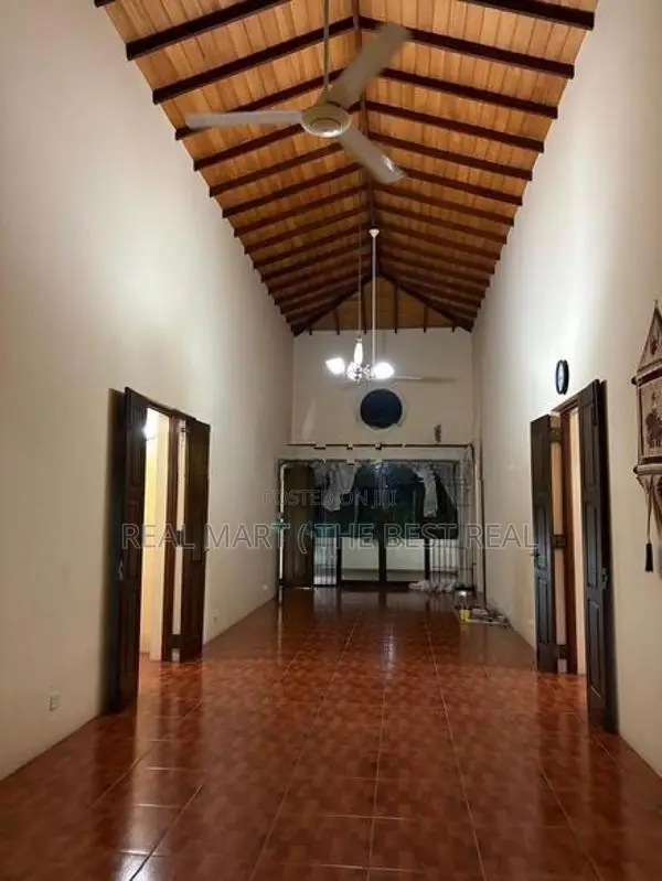 DEHIWALA : 8-AC-BR (24P) SPACIOUS HOUSE FOR RENT