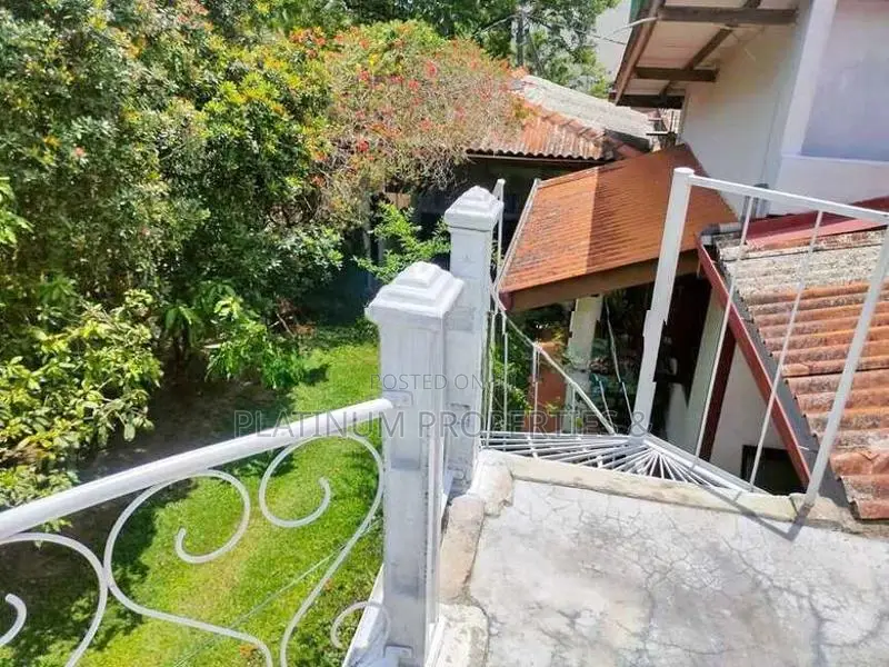 17.75 Perch Land With House For Sale In Kottawa Mount Lavinia Road