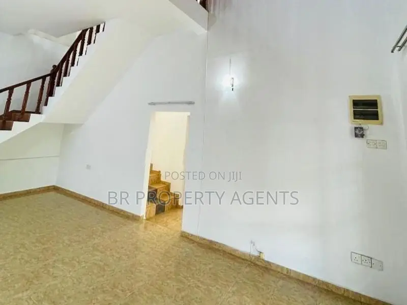 Two Story House for Rent in Thalawathugoda