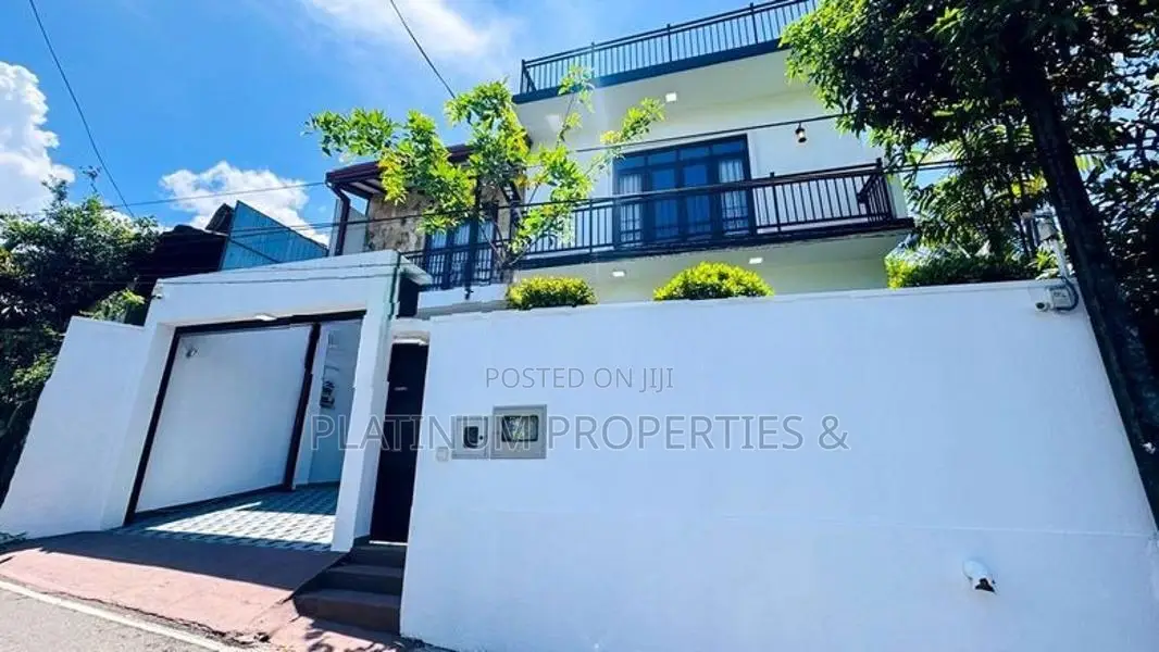 Solar Powerd Luxury 2-Storey Furnished House for Sale in Piliyandala