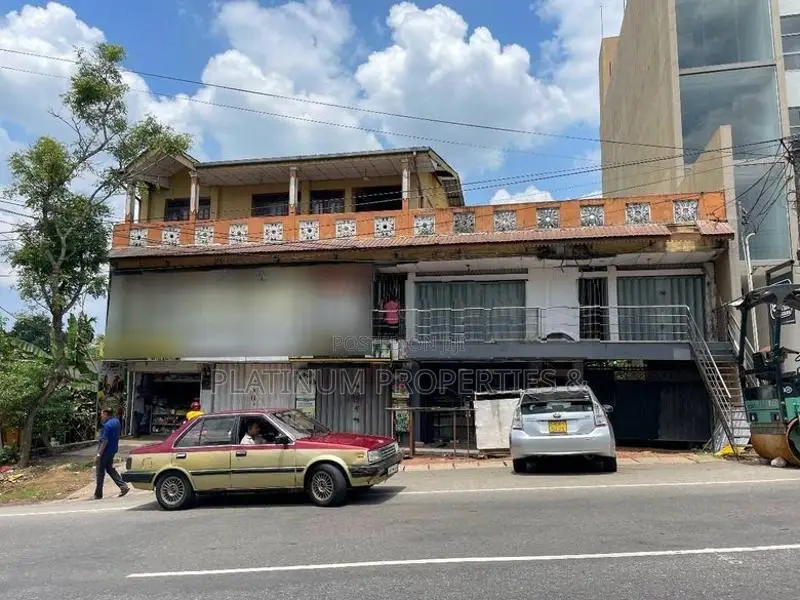 Commercial Building for Sale in Athurugiriya Junction