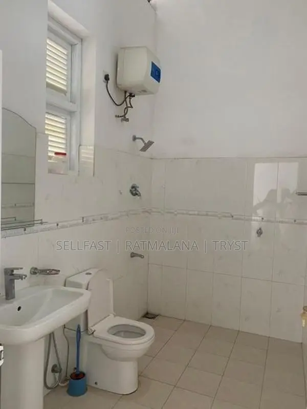 3 STOREY Holiday Bungalow FOR RENT – JA-ELA,