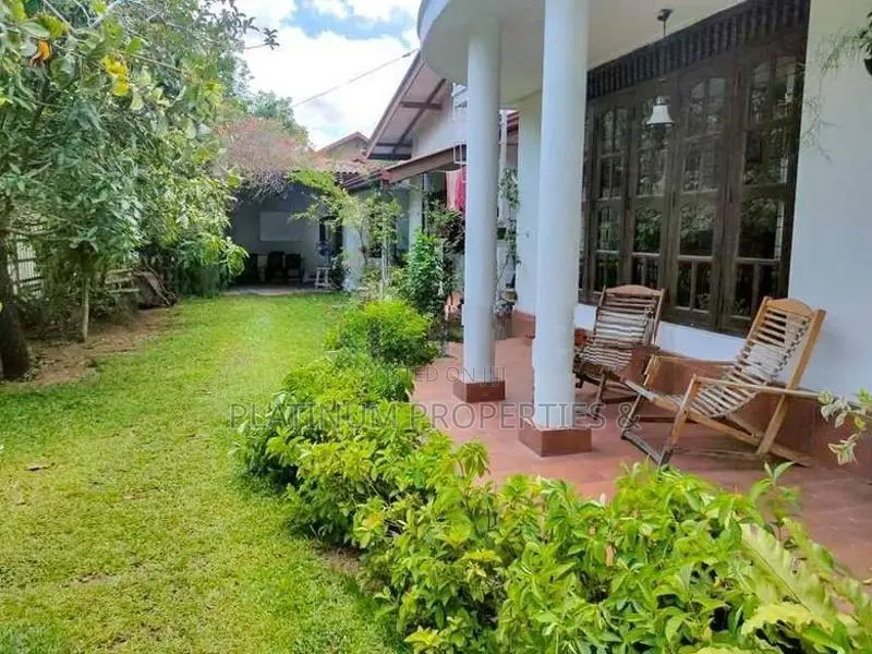 17.75 Perch Land With House For Sale In Kottawa Mount Lavinia Road