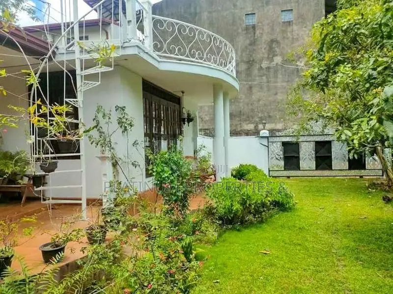 17.75 Perch Land With House For Sale In Kottawa Mount Lavinia Road
