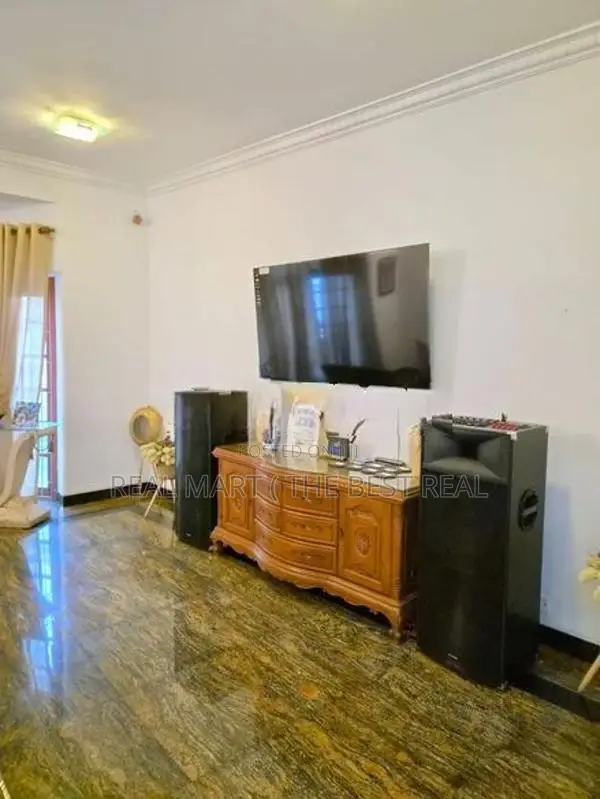 WATTALA : 7-BR (12P) 3-STOREY LUXURY HOUSE FOR RENT