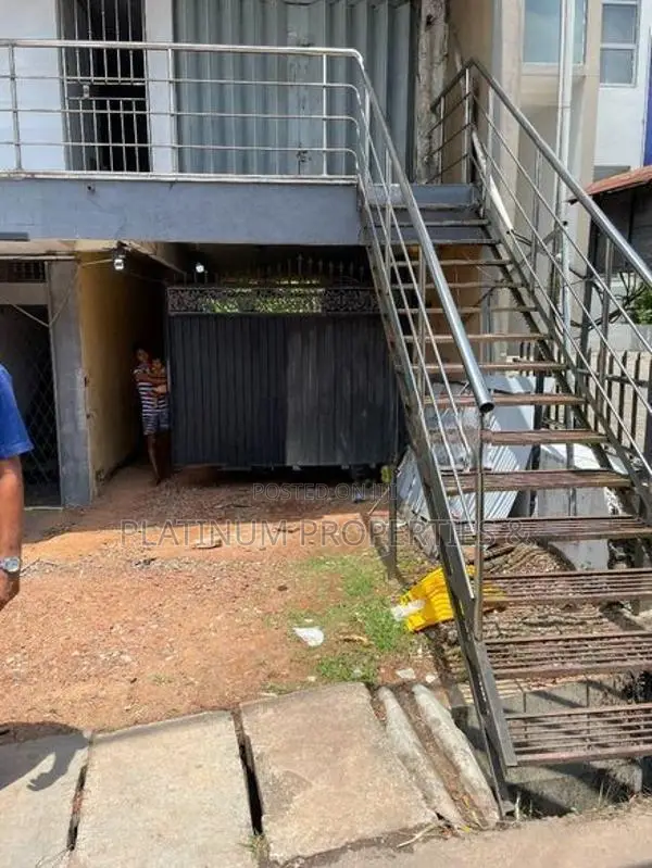 Commercial Building for Sale in Athurugiriya Junction
