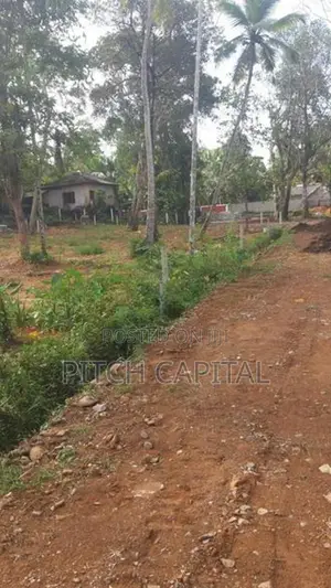 කොග්ගල වැවට මුහුණ ලා සුන්දර බිම් කොටස් රැසක්