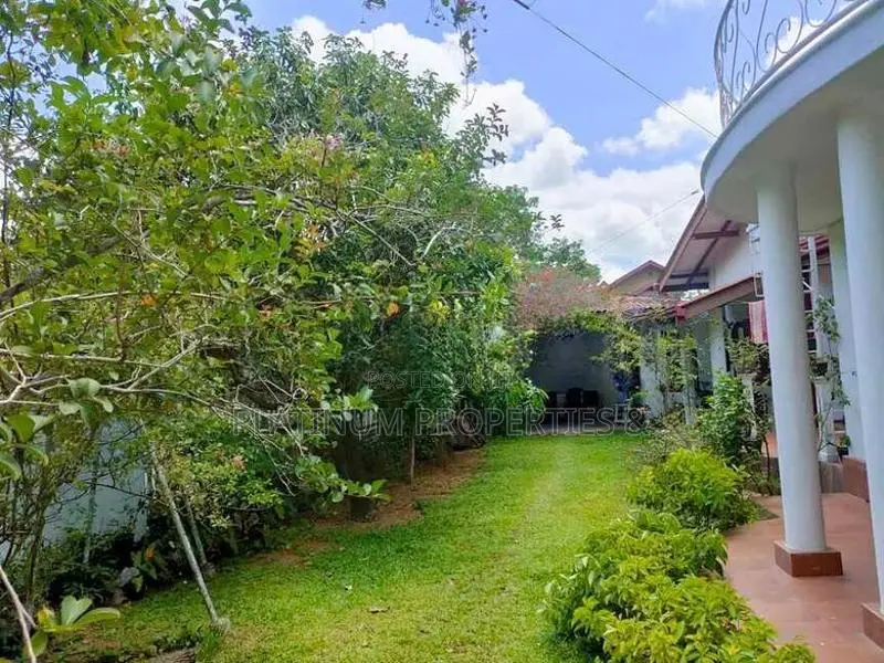 17.75 Perch Land With House For Sale In Kottawa Mount Lavinia Road