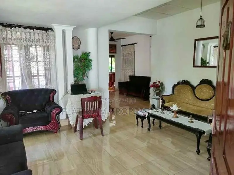 17.75 Perch Land With House For Sale In Kottawa Mount Lavinia Road