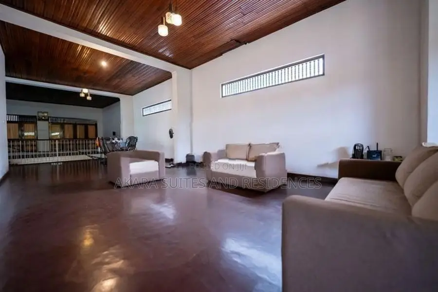 34.1 Perches Unfurnished House for Sale - HL50981 Colombo 13
