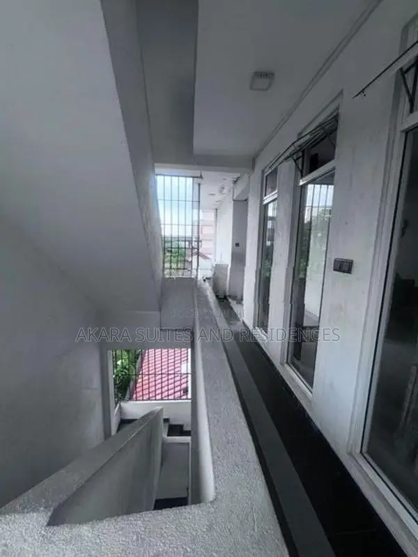 13 Perches - Unfurnished House for Sale HL53341 Colombo