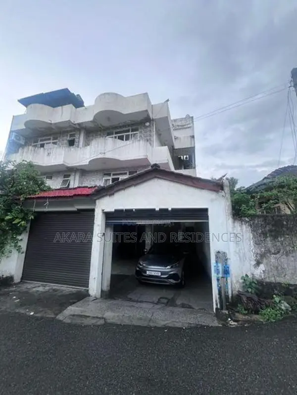 13 Perches - Unfurnished House for Sale HL53341 Colombo