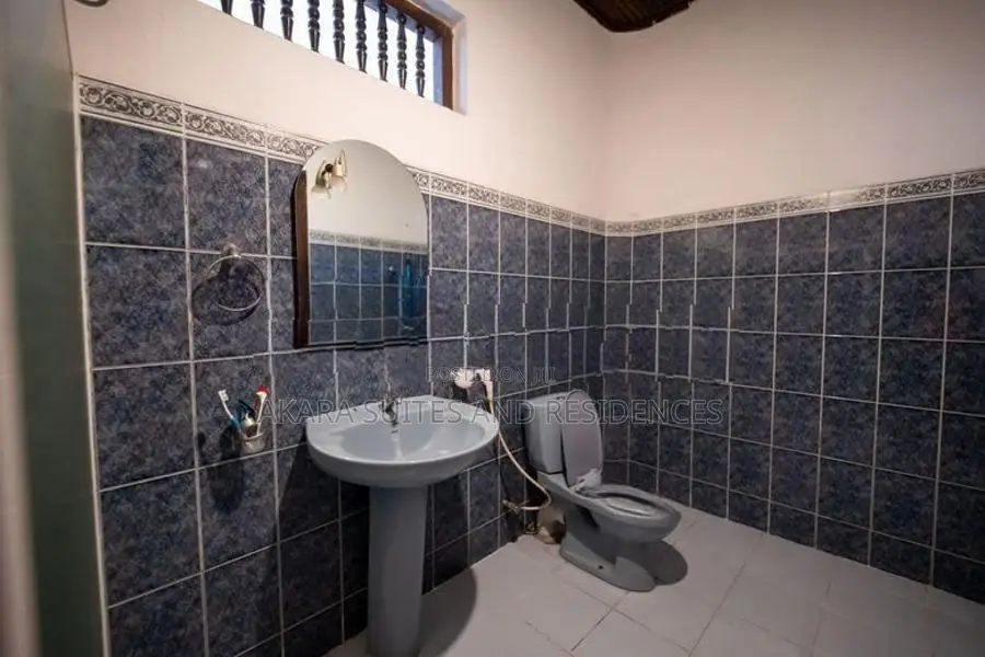 34.1 Perches Unfurnished House for Sale - HL50981 Colombo 13