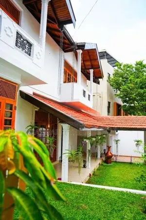 NAWALA : 4-BR (10P) 2-STOREY LUXURY HOUSE FOR SALE