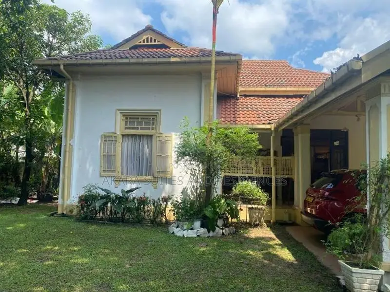 29 Perches - Semi-Furnished House for Sale HL48307 Rajagiriya