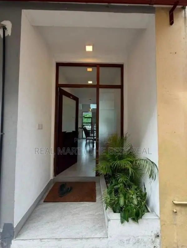 THALAPATHPITIYA : 3-BR (6P) 2-STORY LUXURY TOWN HOUSE FOR SALE