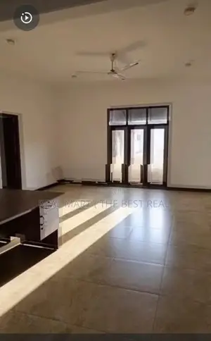 DEHIWELA : 6-BR (7.5P) BRAND NEW 3-STOREY LUXURY HOUSE FOR SALE