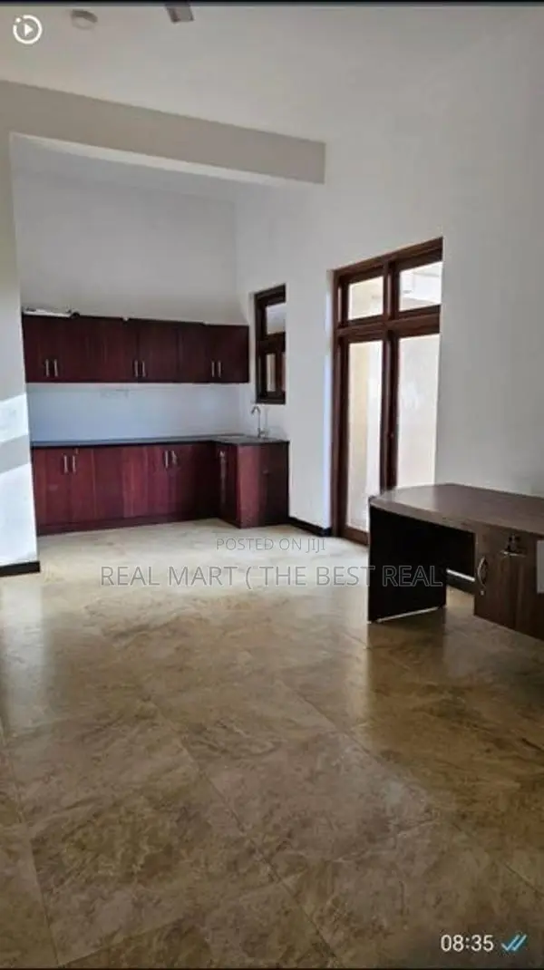 DEHIWELA : 6-BR (7.5P) BRAND NEW 3-STOREY LUXURY HOUSE FOR SALE