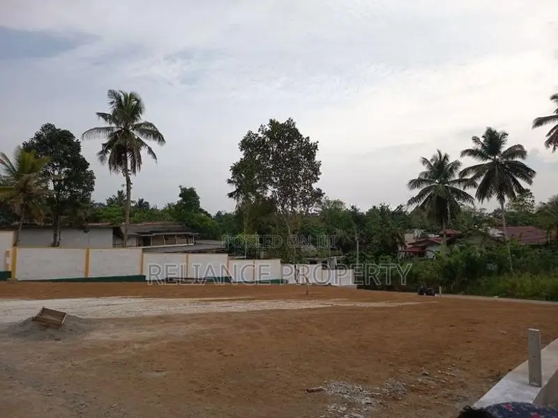 Super Location Land for Sale at Pitipana
