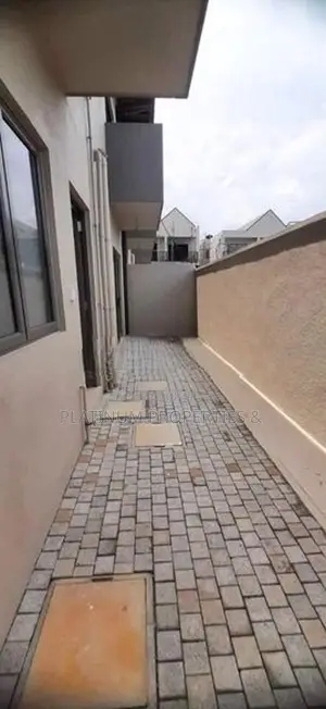 B/new Super Luxury Villa For Sale In Canterbury Golf Resort Piliyandal