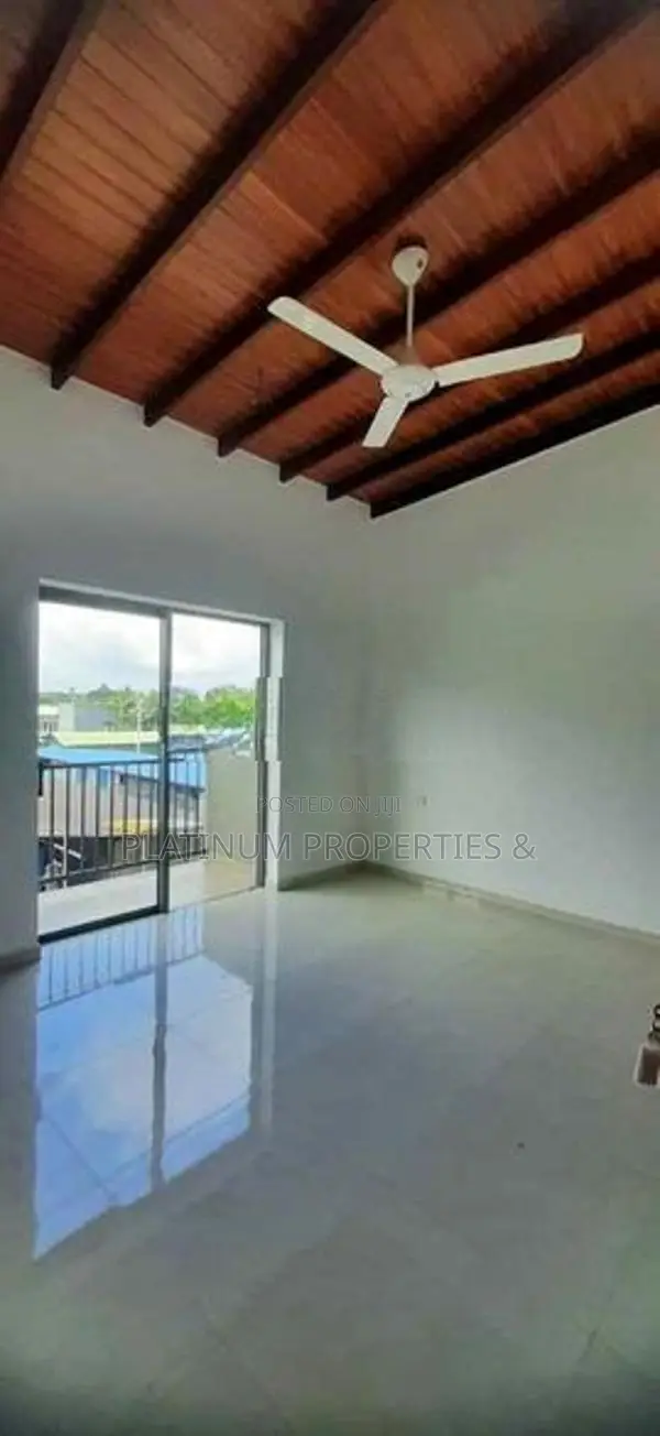 B/new Super Luxury Villa For Sale In Canterbury Golf Resort Piliyandal