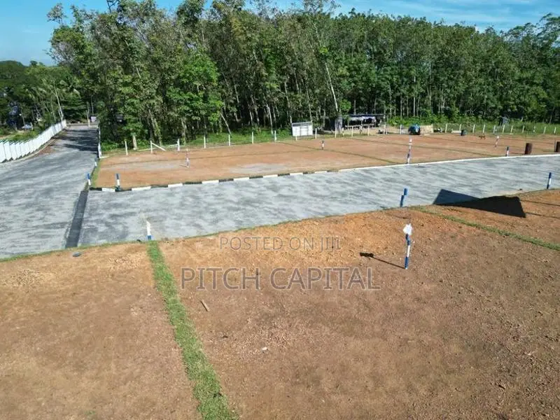 කළුඅග්ගල ප්‍රදේශයෙන් වටිනා ඉඩමක්