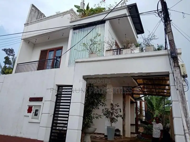 Newly Built Luxury House With Shop Space For Sale In Maharagama Arawwa