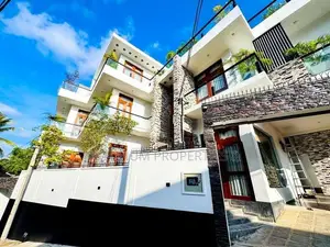 Super Luxury B/New House With Pool For Sale In Pelawatta Battaramulla