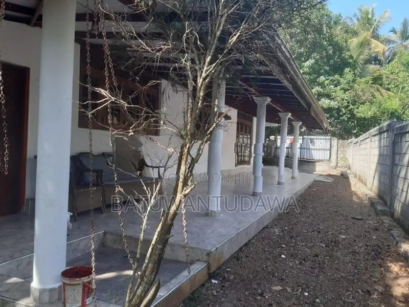 One Story House with Land Polgasowita