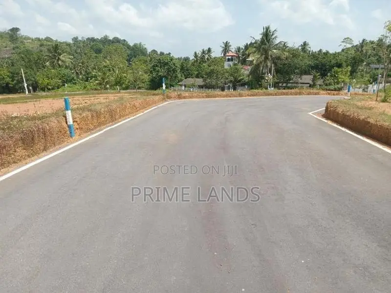 කිරිවත්තුඩුව වටිනා ඉඩමක්