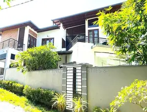 Super Luxury Stunning 5BR New House For Sale In Malabe Town