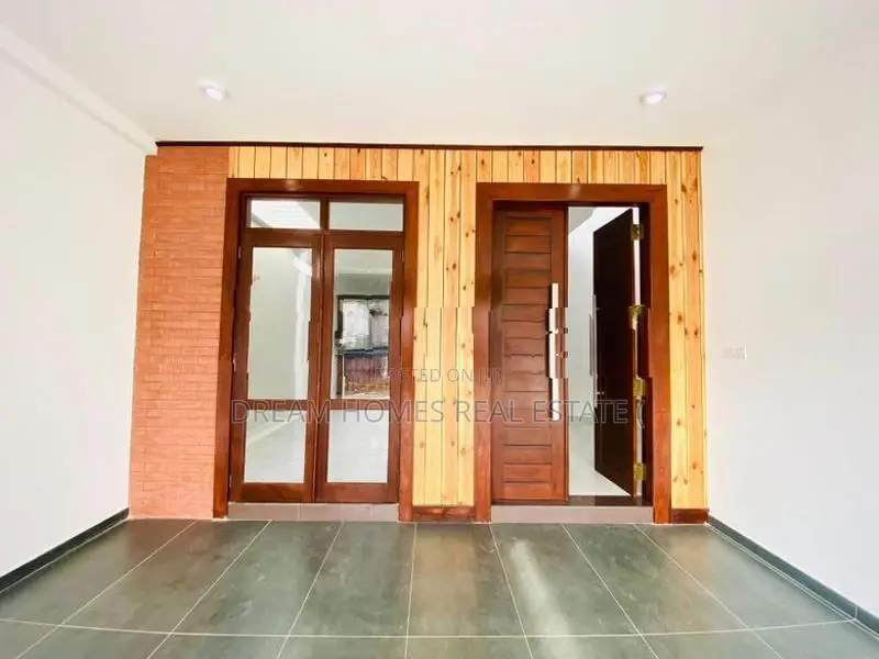 Brand New Luxury Two-Storey Family Home in Athurugiriya