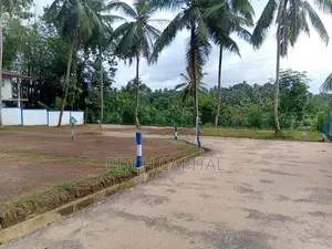 බිම්කොටස් විකිණීමට - අතුරුගිරිය